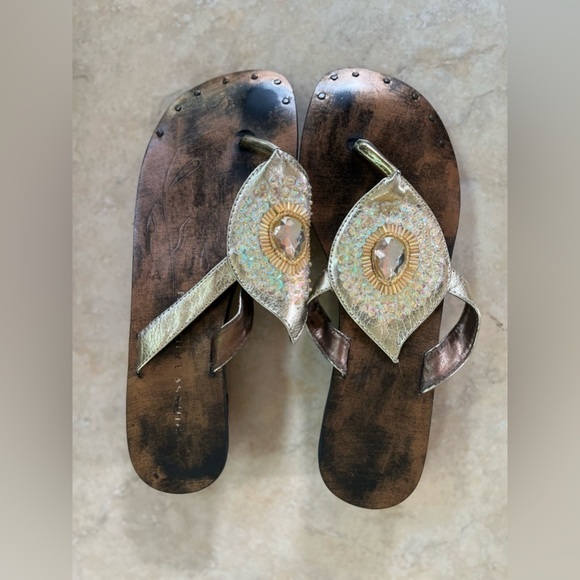 Chinese Laundry Shoes - CHINESE LAUNDRY - Z CAN'T WAIT Peacock Sandal 7 Gently worn. Wood leather boho